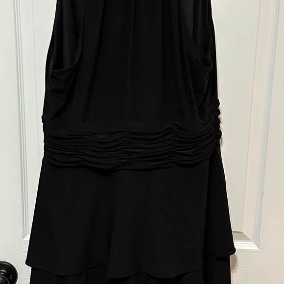 Dress - Picture 5 of 6